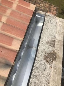 Travaux de zinguerie sur toiture - Les Compagnons ACF